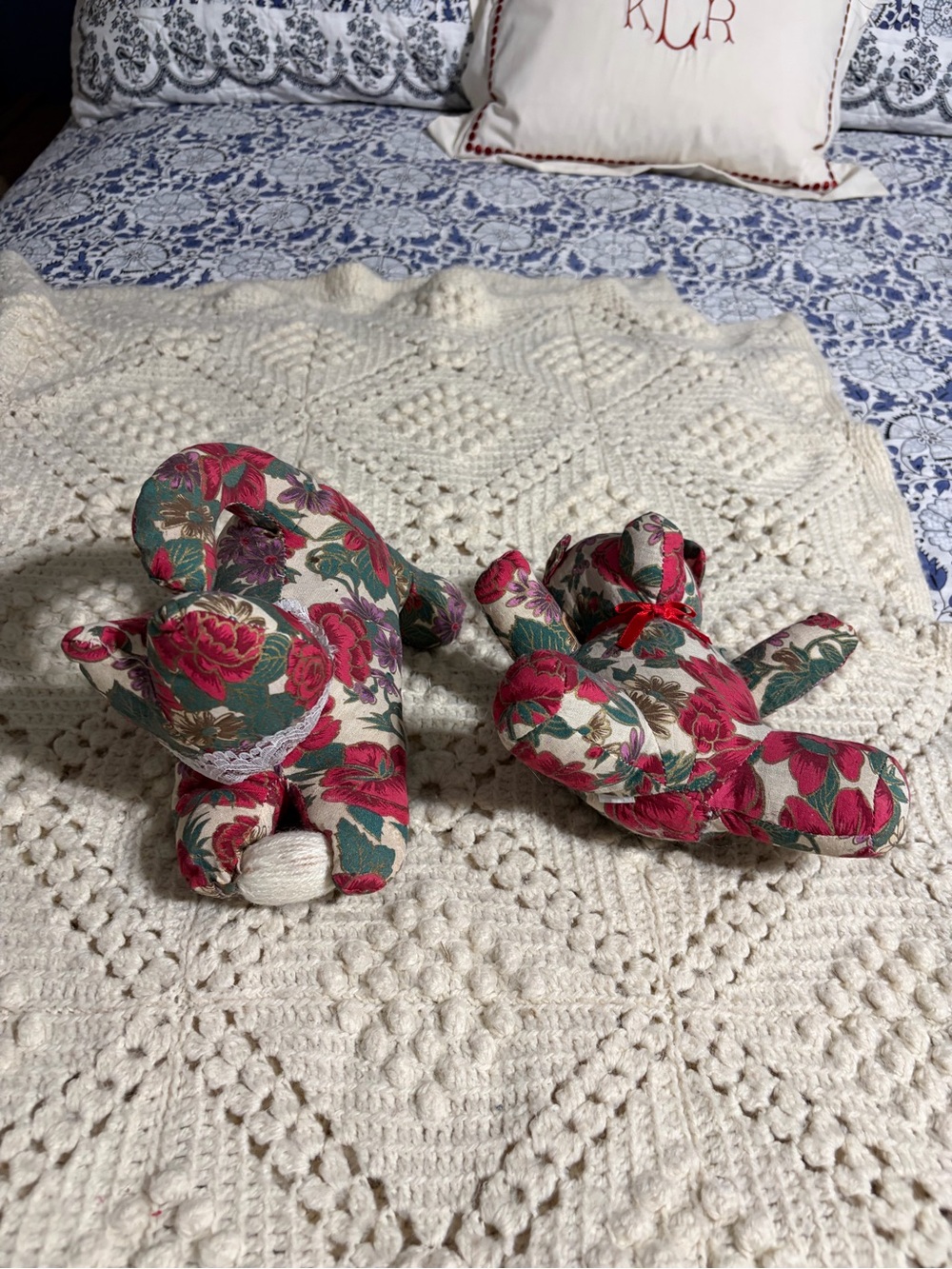 Vintage handmade bear & cat - EUC